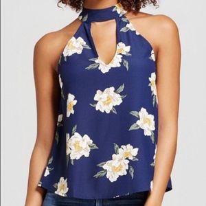 Sweet Wanderer sleeveless top